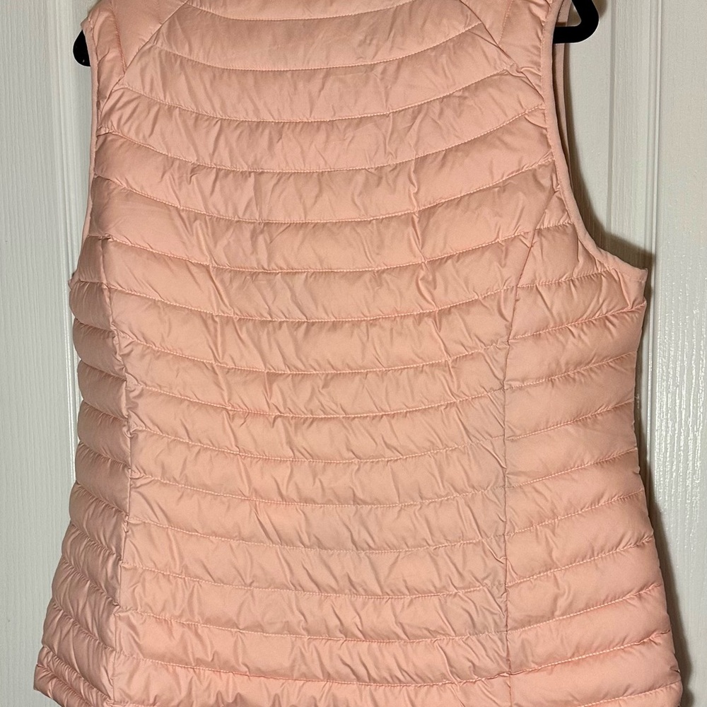 Columbia Women's White Out Pink Puffer Vest - Picture 3 of 5